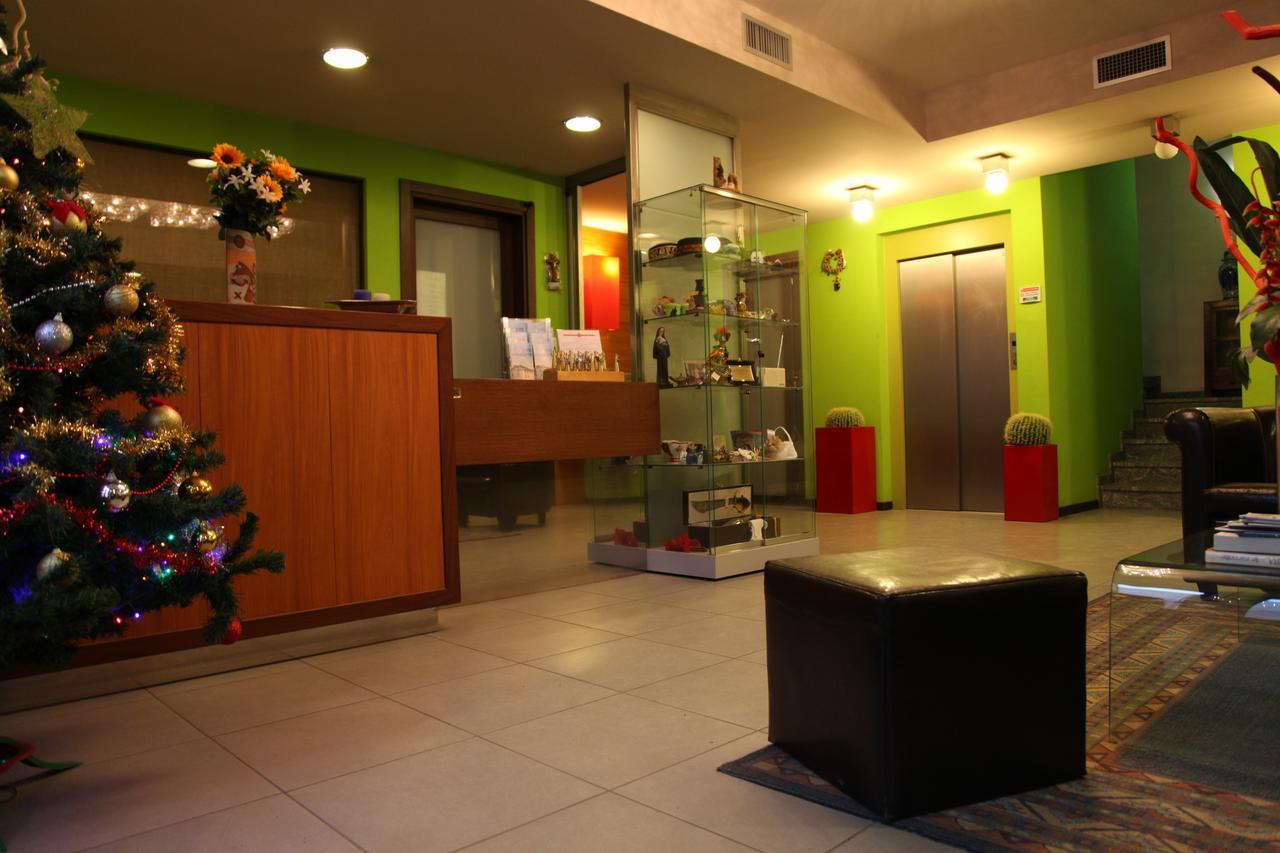 Hotel Il Borghetto Bariano Buitenkant foto