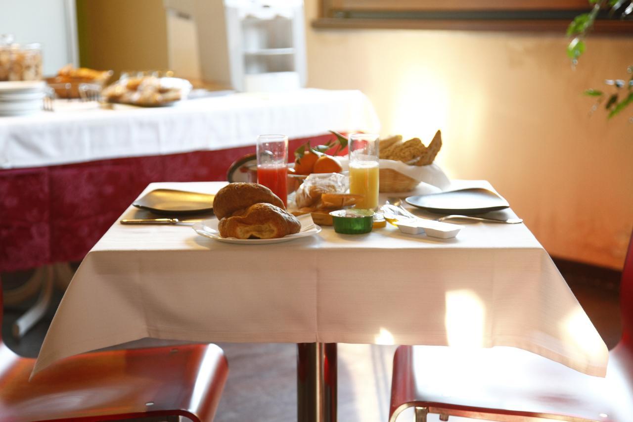Hotel Il Borghetto Bariano Buitenkant foto
