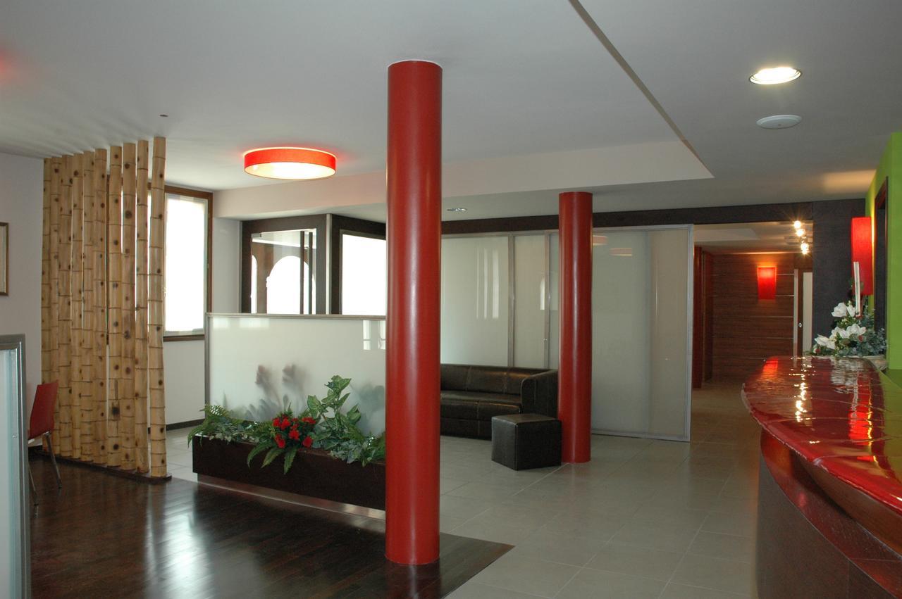 Hotel Il Borghetto Bariano Buitenkant foto